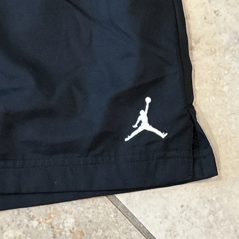 Jordan Essential Poolside LBR 5